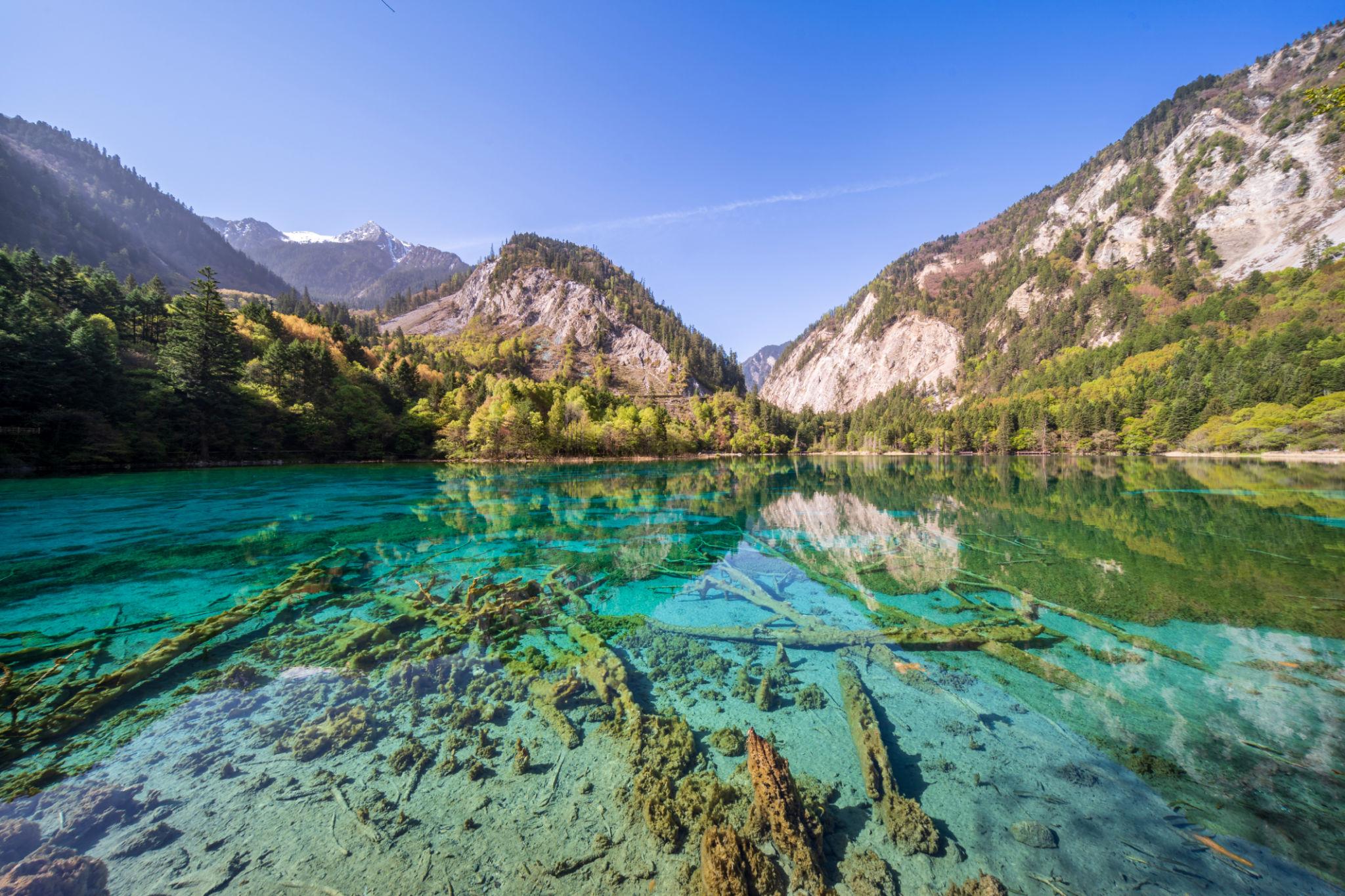 The World’s Most Colorful Lakes: Nature’s Most Spectacular Water Wonders